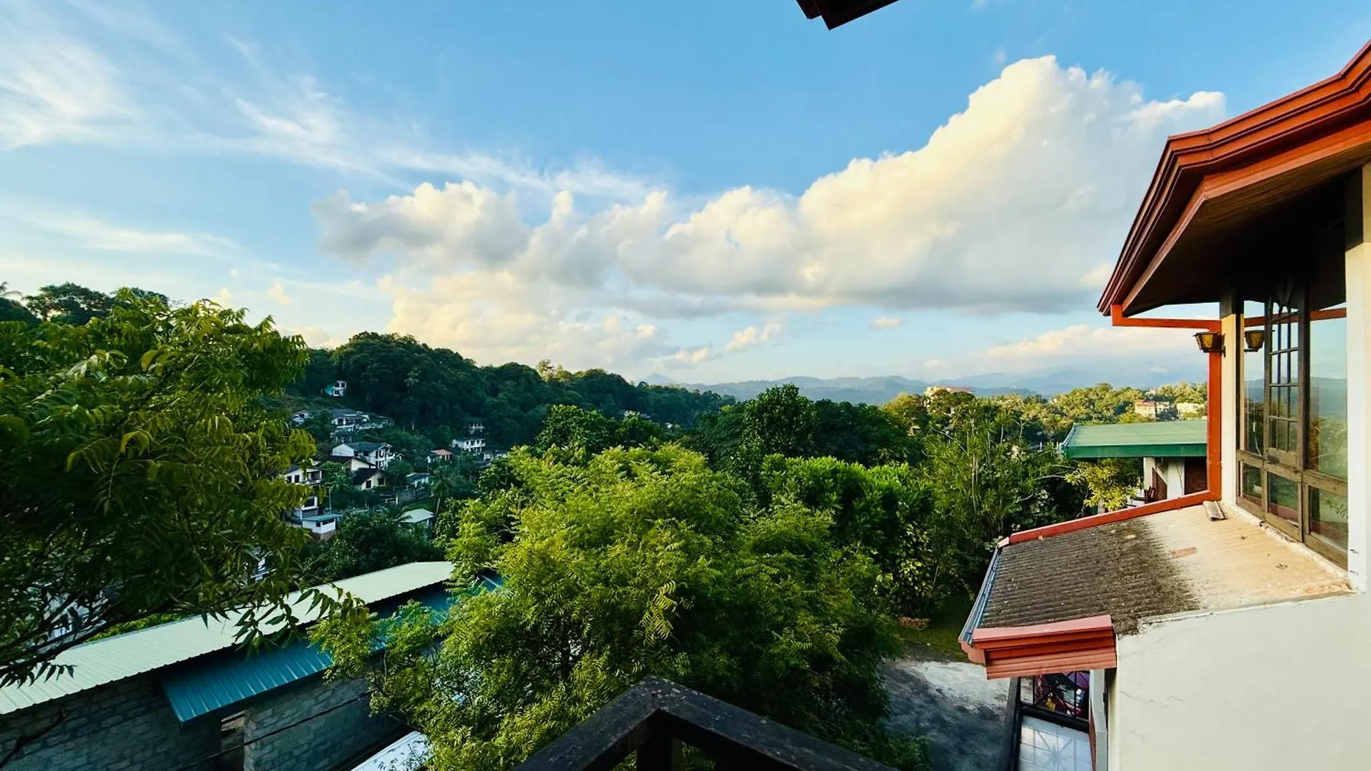 The Tenthola Kandy